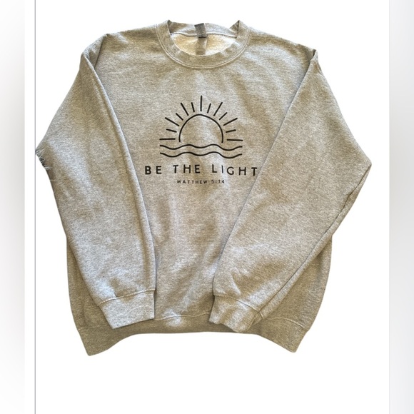 Custom Crewneck in Grey “Be the Light” Matthew 5:14, size Medium. - Picture 1 of 6